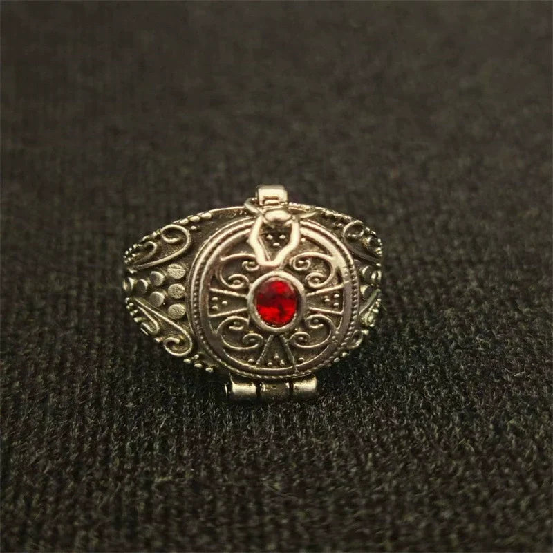 Vintage storage ring